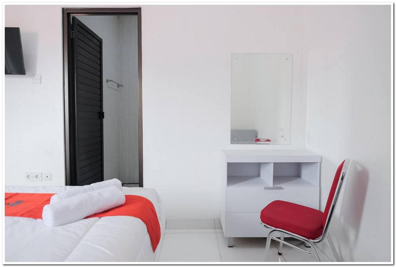 מלון ג'קרטה Reddoorz Near Kota Tua 2 מראה חיצוני תמונה