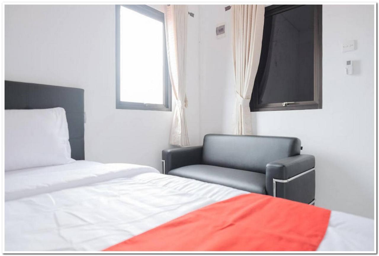 מלון ג'קרטה Reddoorz Near Kota Tua 2 מראה חיצוני תמונה