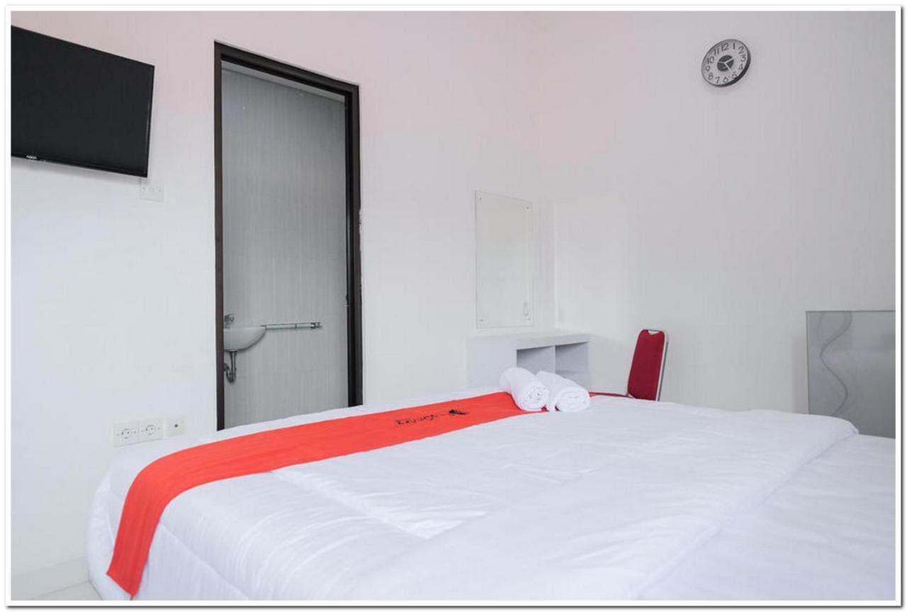 מלון ג'קרטה Reddoorz Near Kota Tua 2 מראה חיצוני תמונה